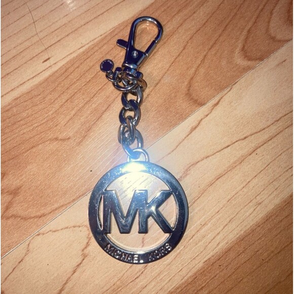 Michael Kors Silver Tone Key Chain Keychain Logo Circular Bag Charm Pendant Fob - Picture 2 of 6
